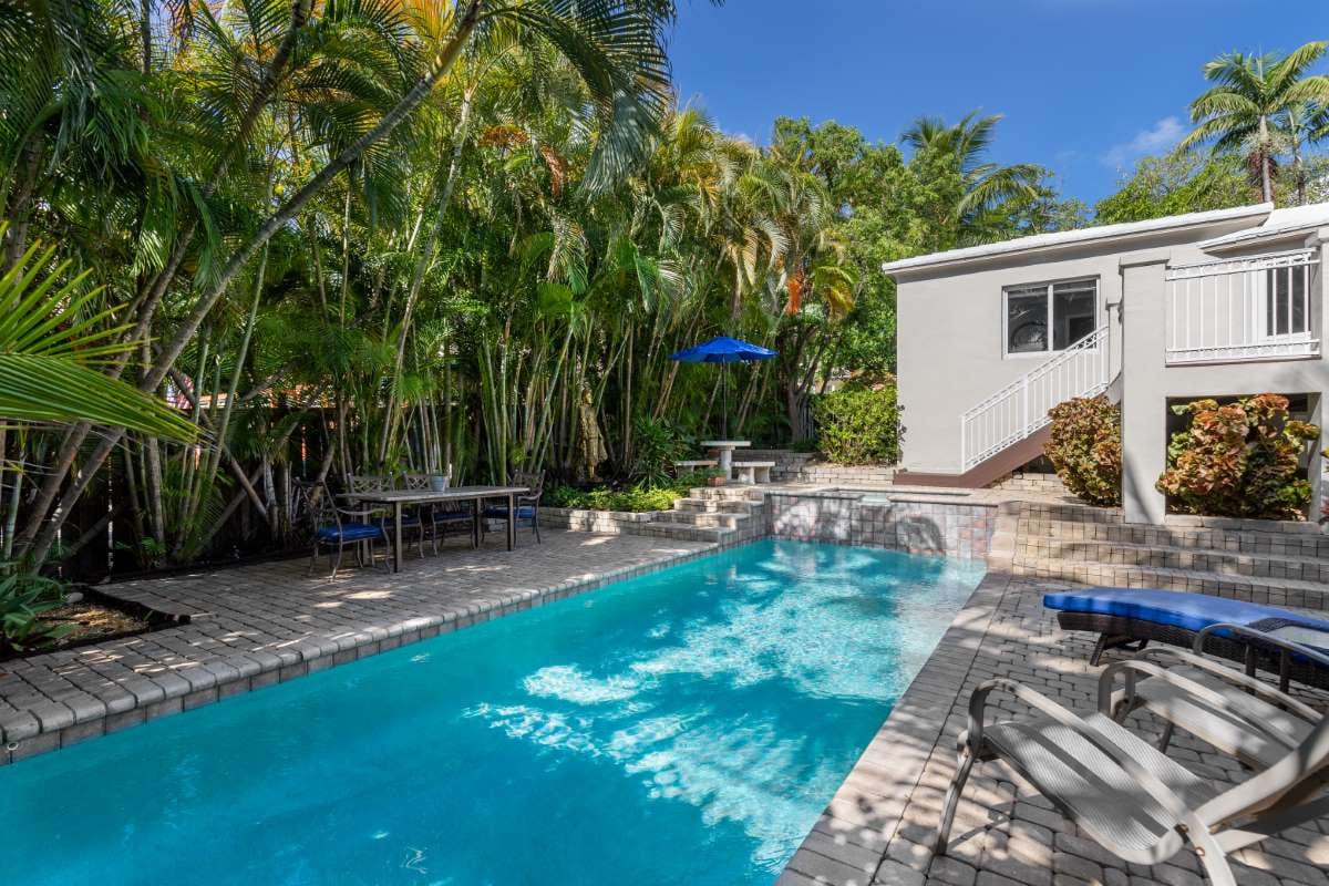 Best Practices for Pool Vacuuming Without Damaging Surfaces — pool service business insights