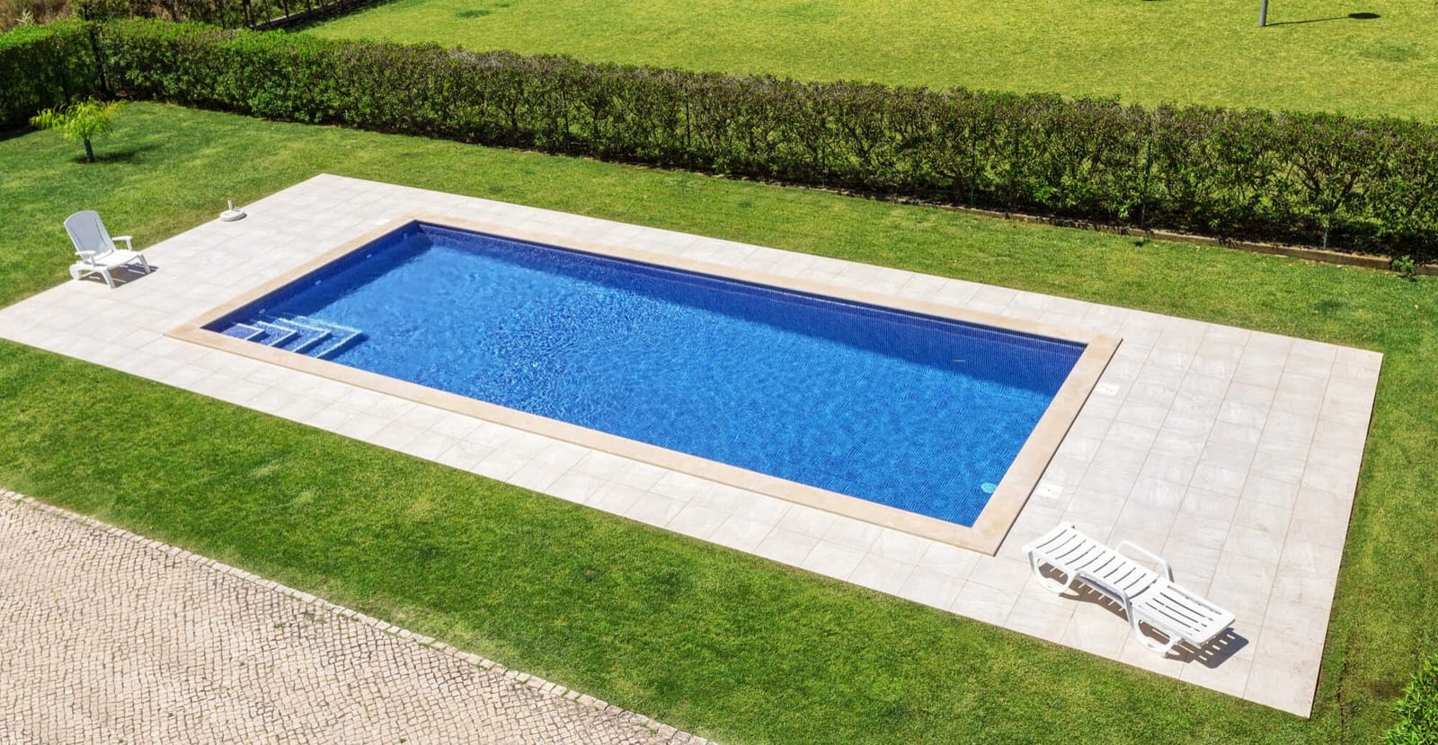 How to Identify Dangerous Water Conditions Before They Spread — pool service business insights