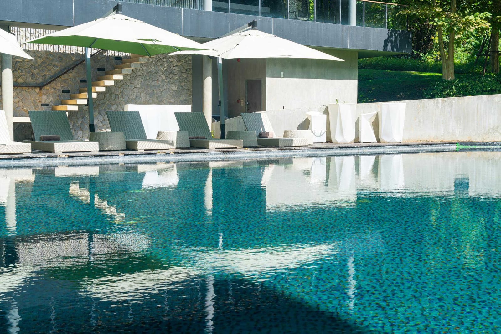 Key Differences in Florida's East Coast vs. West Coast Pool Maintenance Needs — pool service business insights