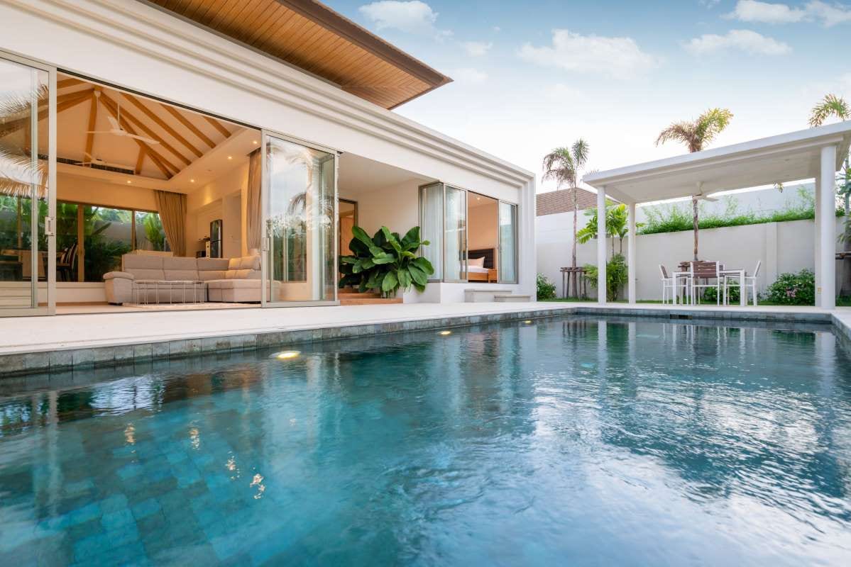 Partnering with Other Small Businesses for Shared Financial Benefits — pool service business insights