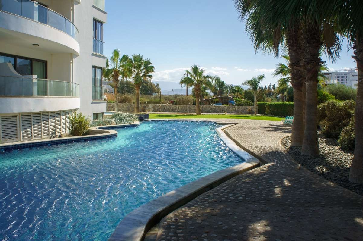 Pool Water Chemistry: Why Smart Systems Increase Profit — pool service business insights