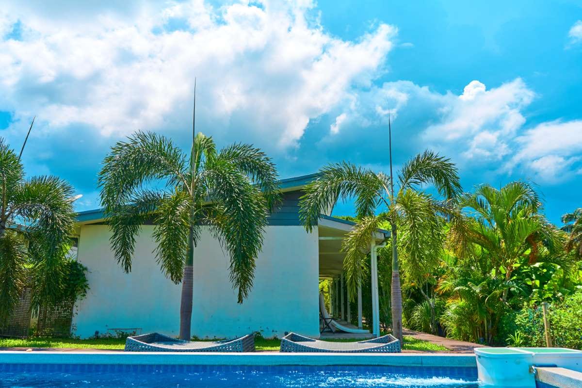 Setting Actionable Goals to Expand from 20 to 50 Pool Accounts — pool service business insights