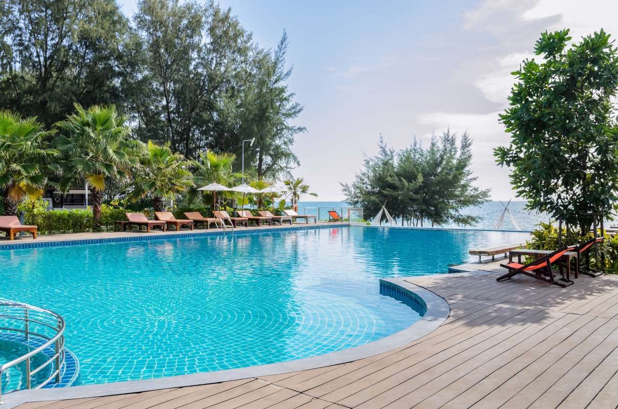 The Do’s and Don’ts of Social Media Hashtag Usage — pool service business insights