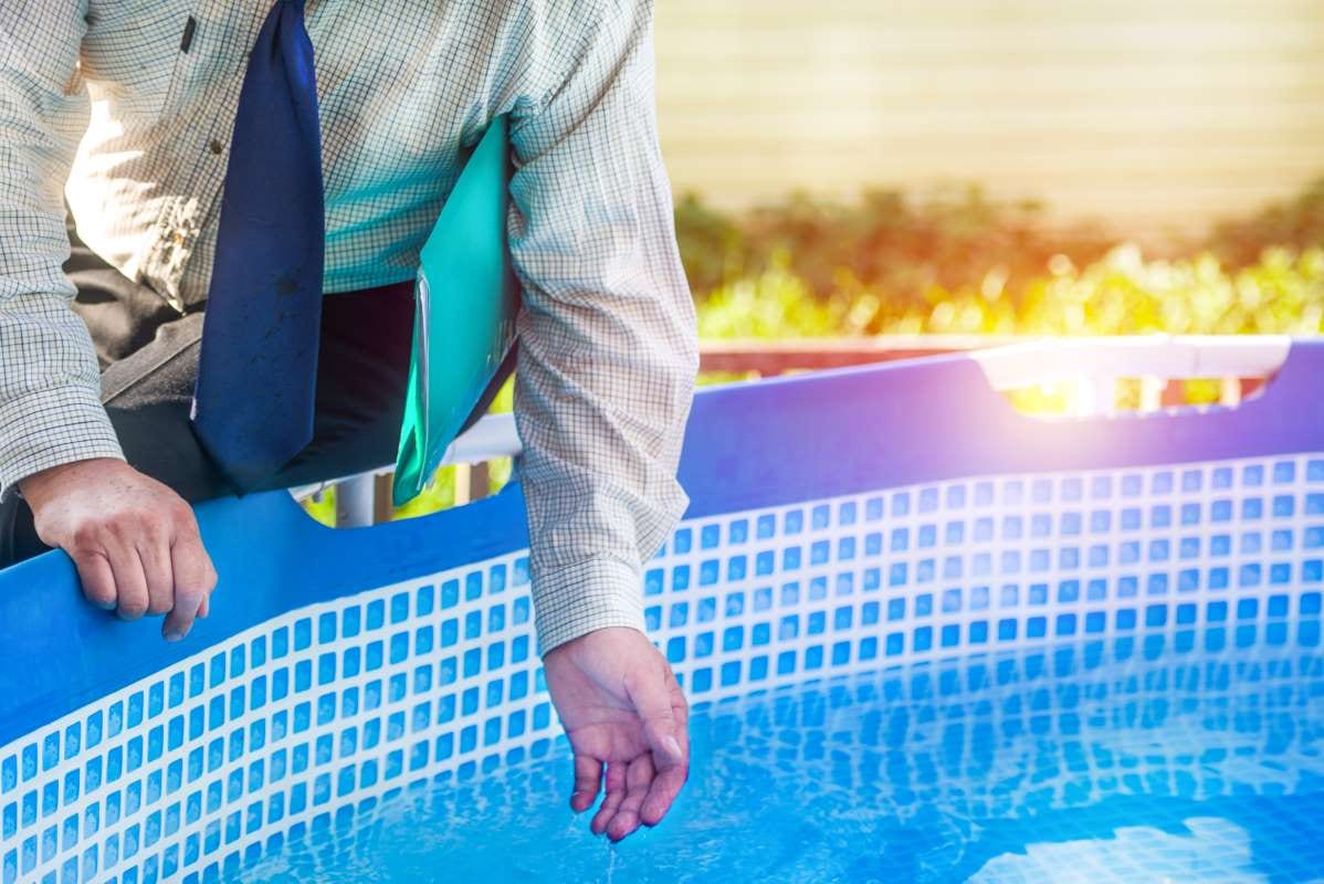 Using Neighborhood Facebook Groups to Attract Local Customers — pool service business insights