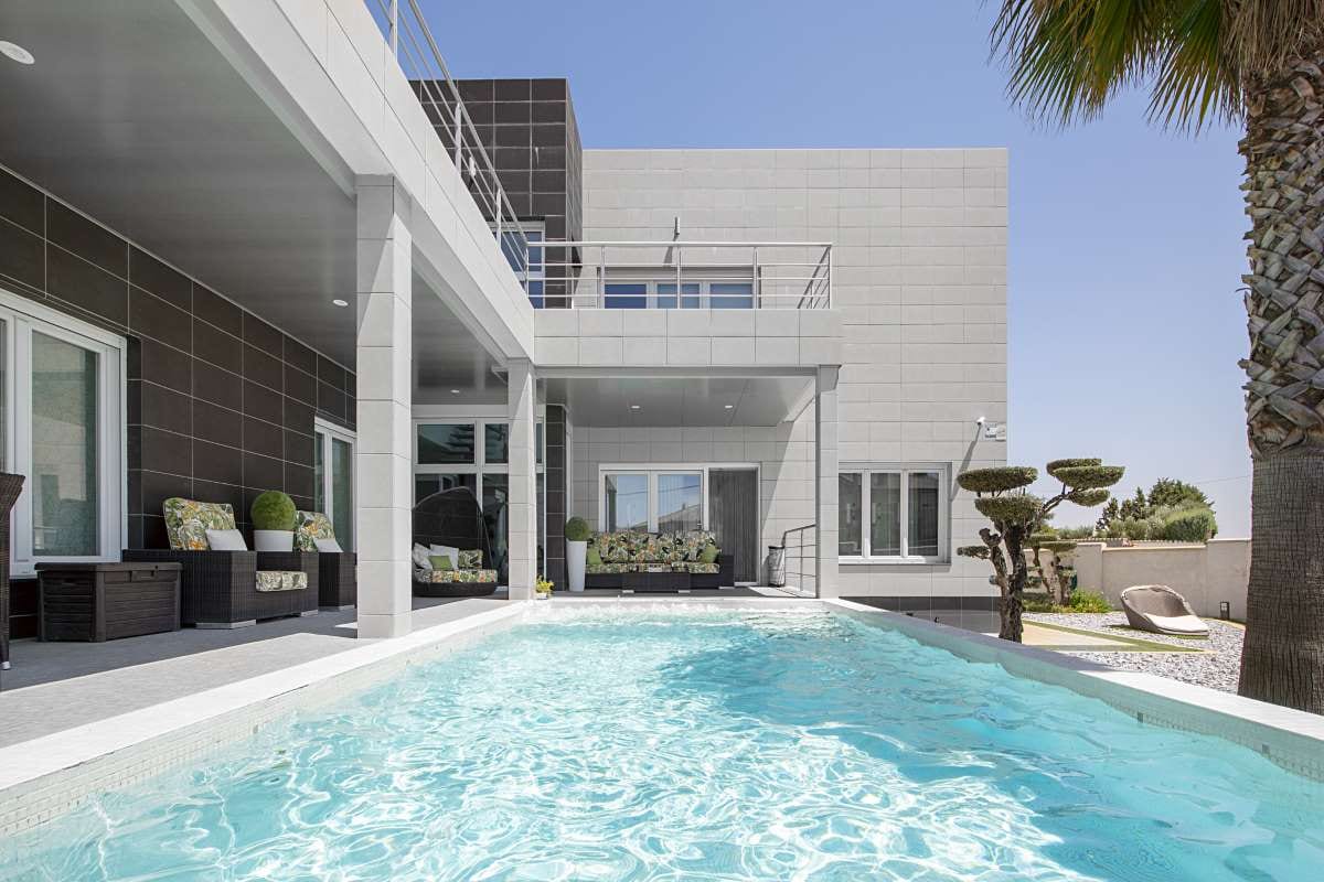 What Makes a Route Stand Out in Deltona, Florida — pool service business insights
