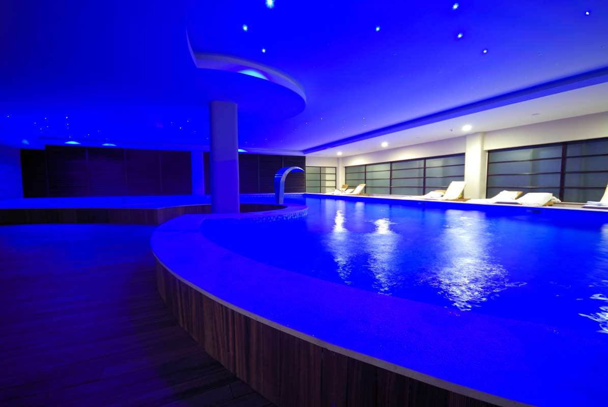 When to Offer Group Discounts in Tempe, Arizona — pool service business insights