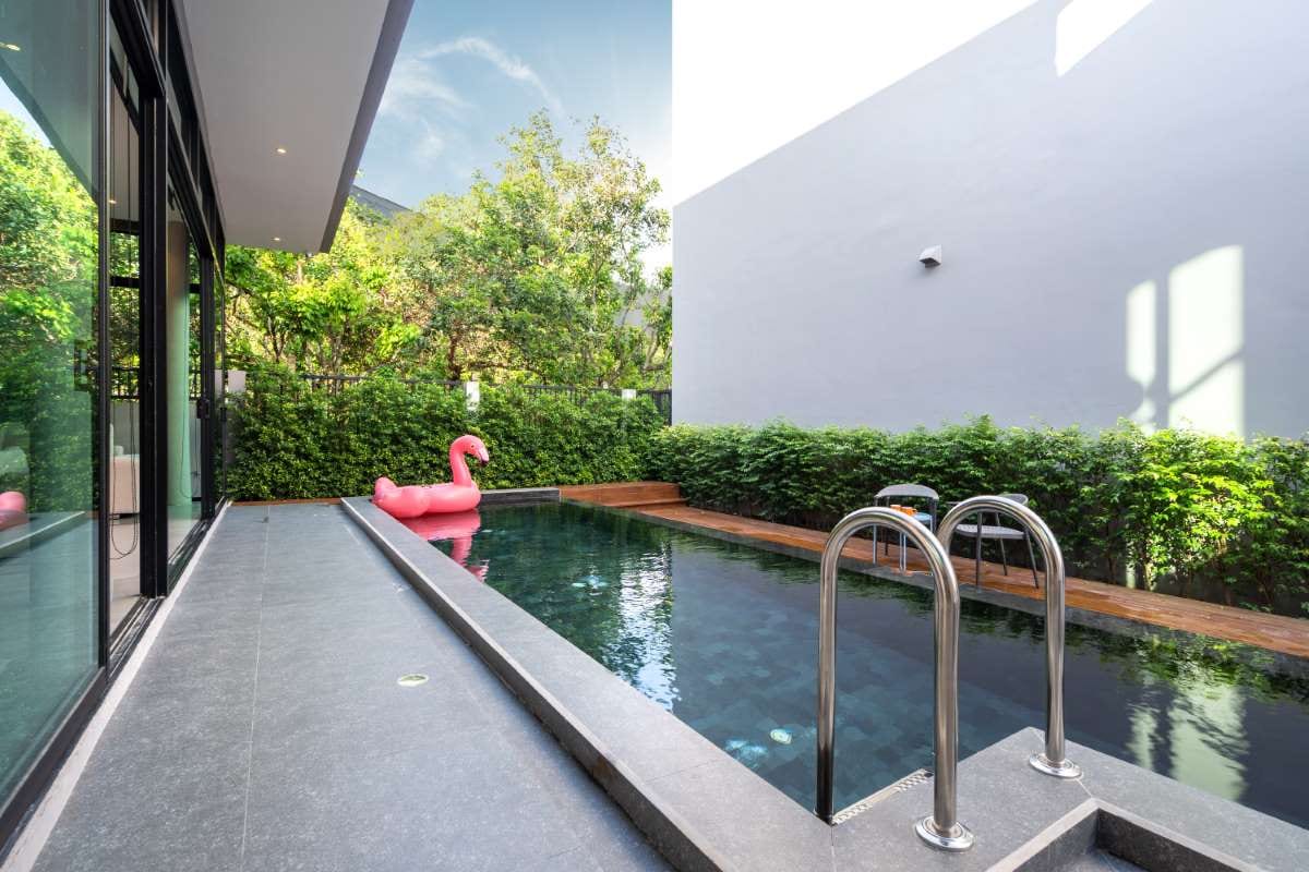 Why Some Cities Offer Higher ROI for Pool Routes — pool service business insights
